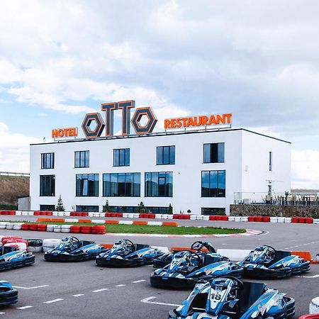 ריבנה Otto Hotel-Restaurant מראה חיצוני תמונה
