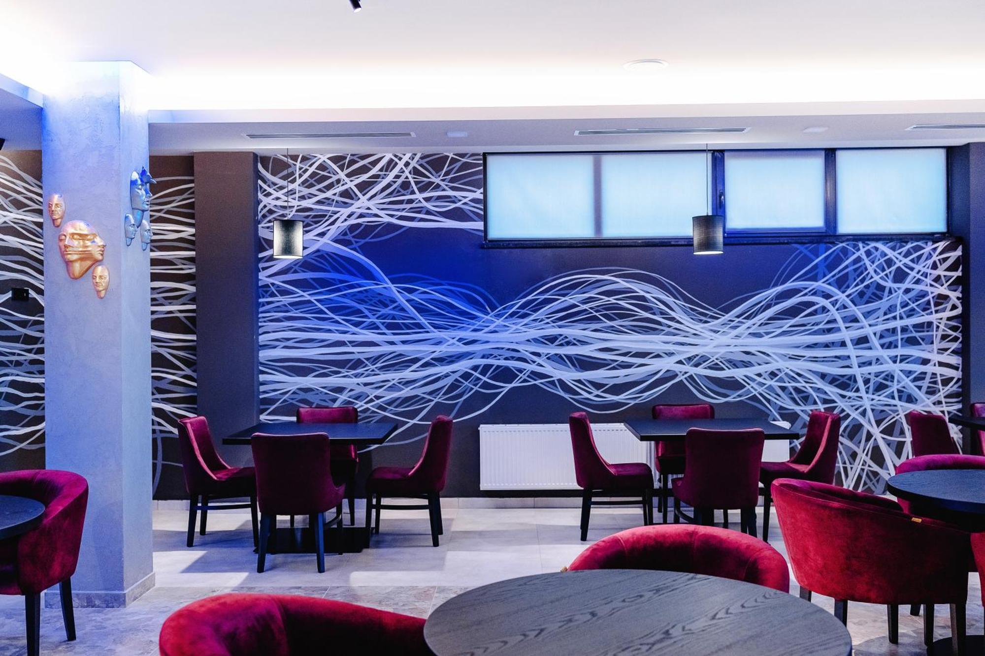 ריבנה Otto Hotel-Restaurant מראה חיצוני תמונה