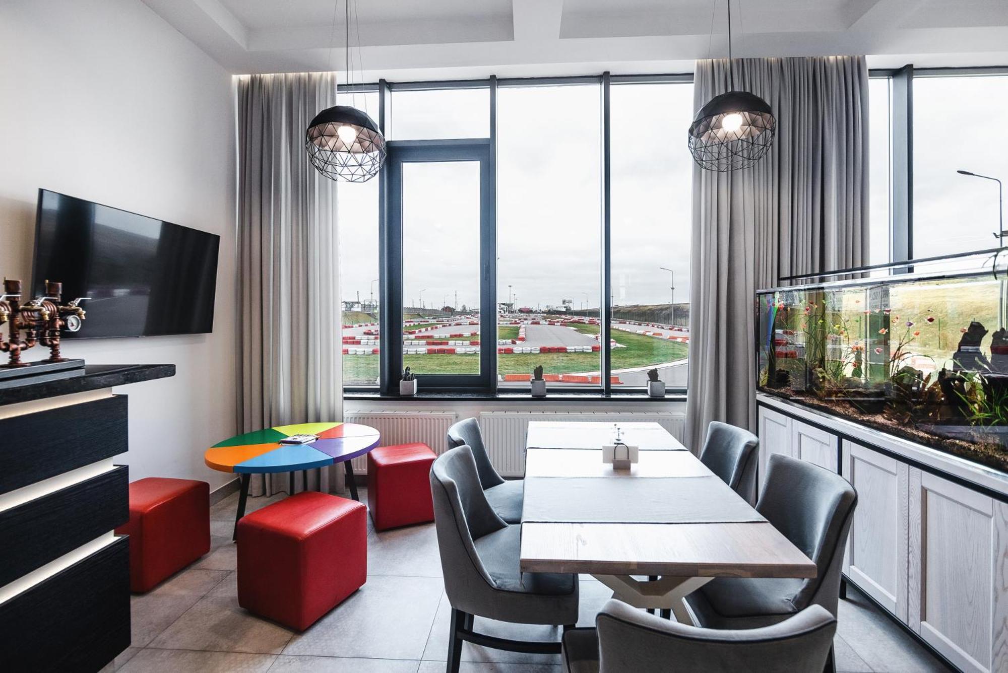 ריבנה Otto Hotel-Restaurant מראה חיצוני תמונה
